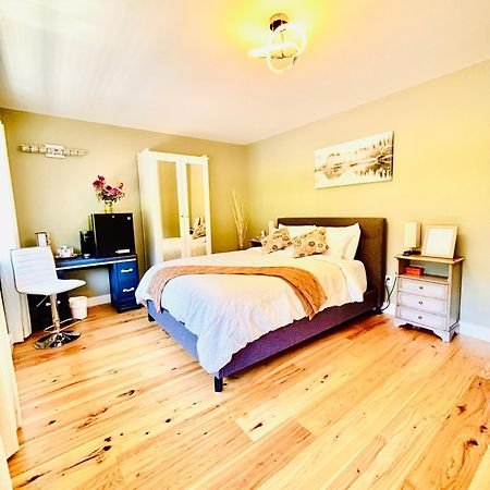Oceanside Manor - Golf Course View Bed & Breakfast Qualicum Beach Exterior photo